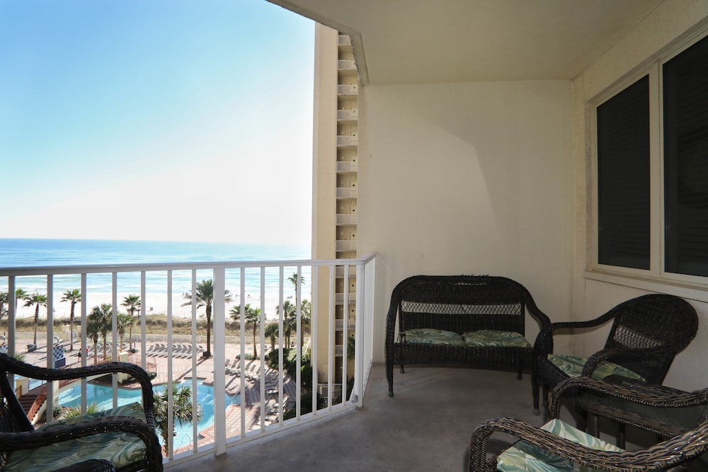 1 Bedroom, Gulf Front photo 3