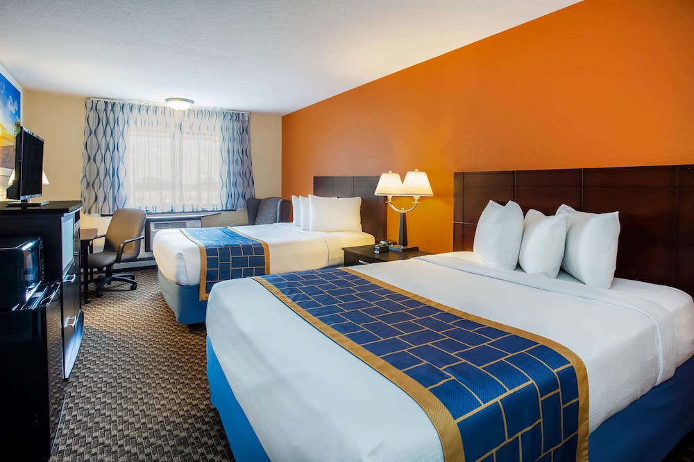 Room, 2 Queen Beds, Accessible, Non Smoking - Photo 4