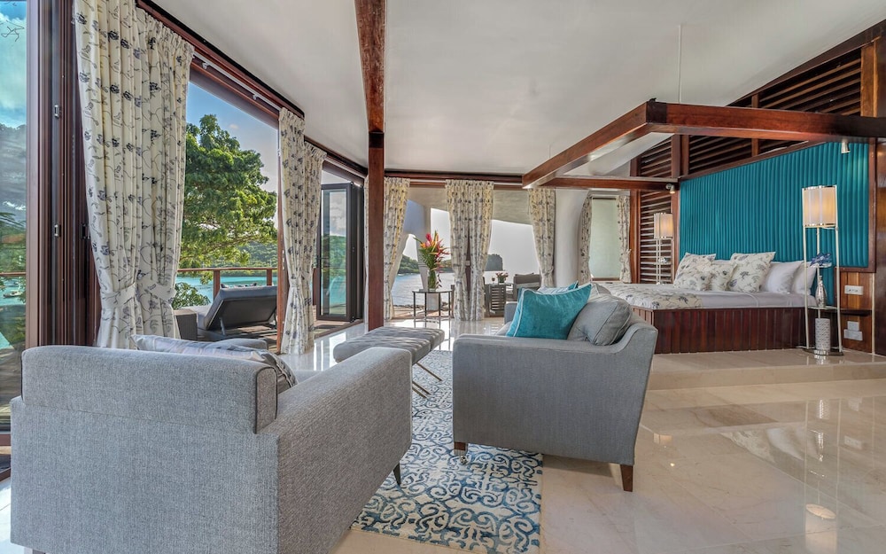 Luxury Villa, Beach View