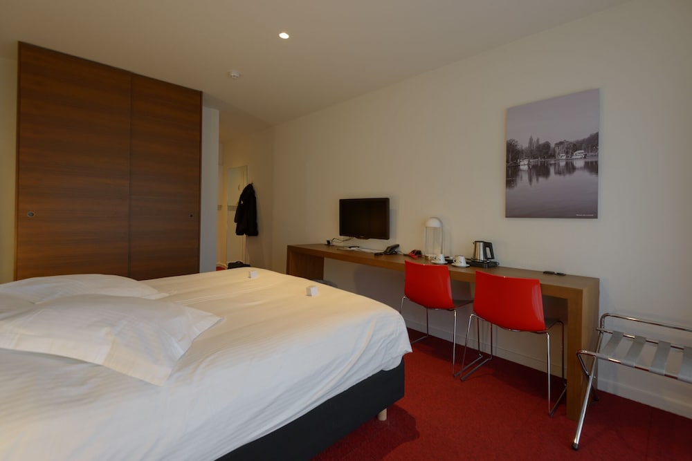 Double or Twin Room - Photo 2
