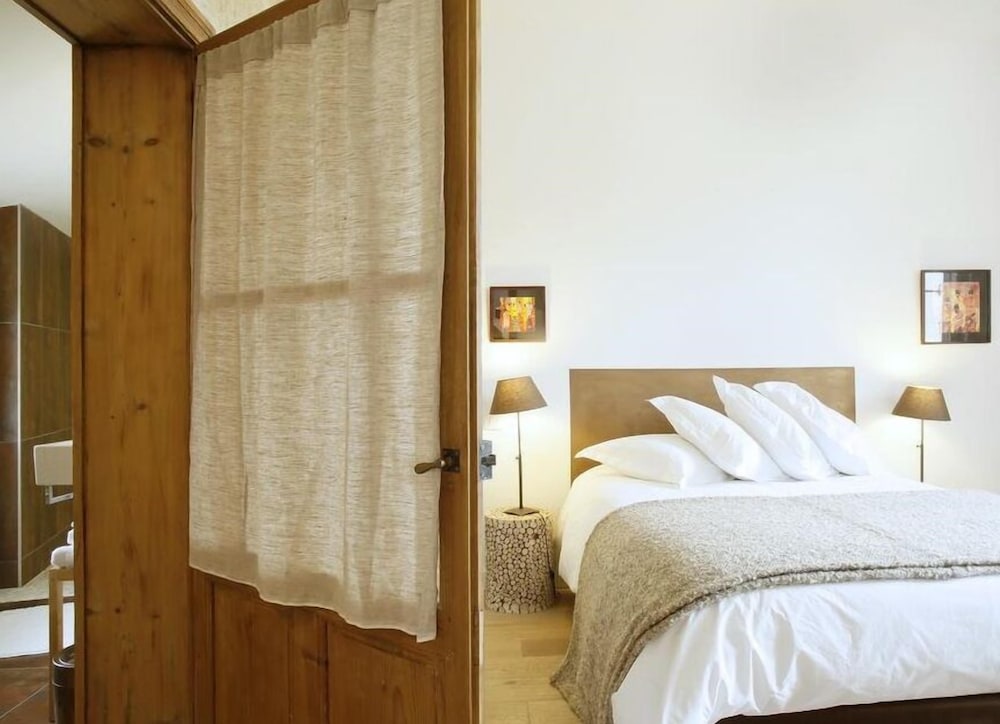 Triple Room, Private Bathroom (SUITE 83) photo 2