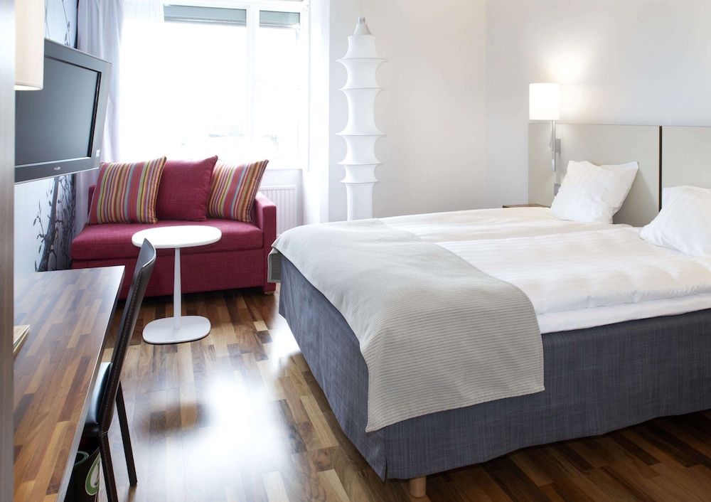 Room, 1 Queen Bed photo 2