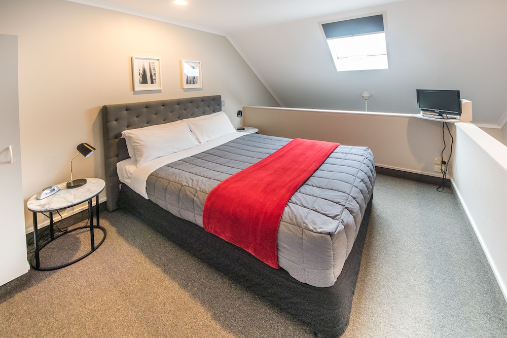 Endless Lagoon View Villa With Pool