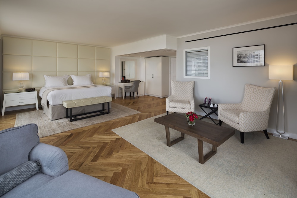 ONE BEDROOM SUITE - Photo 1