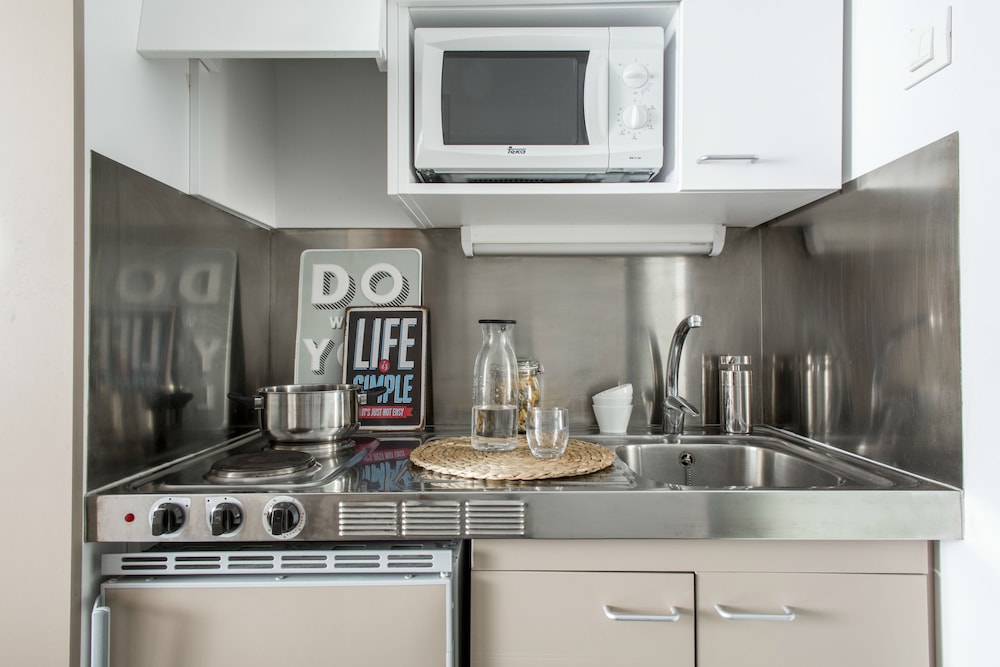 Basic Twin Room, Kitchenette photo 3