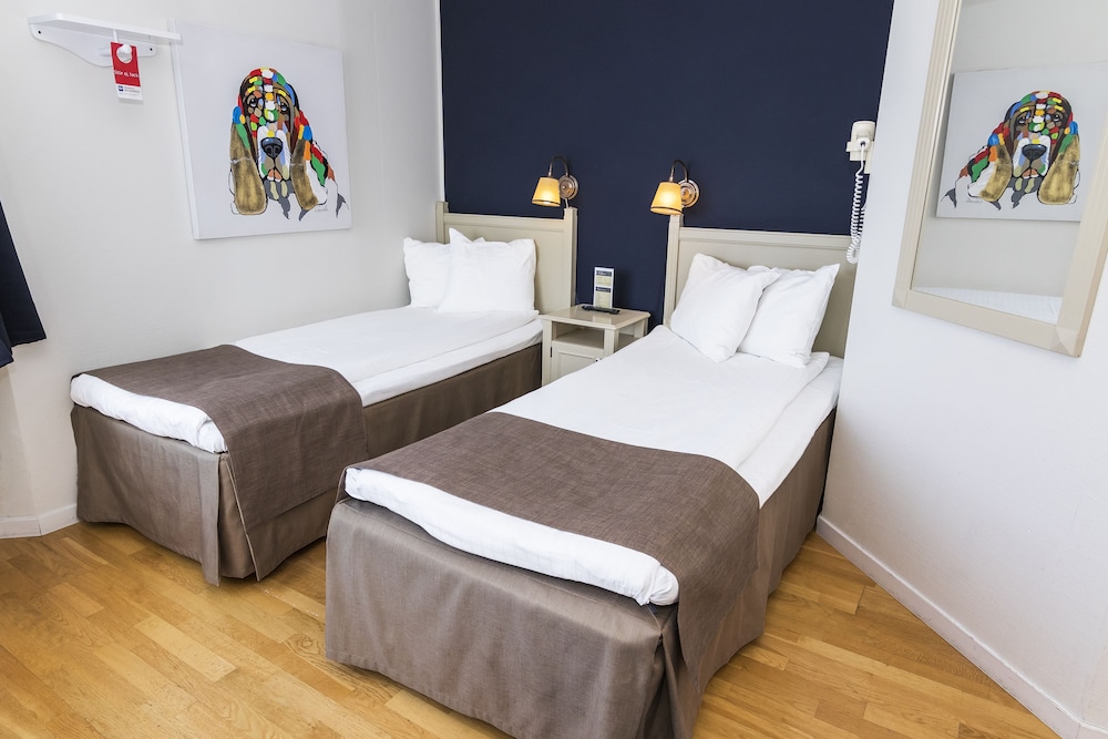Standard Room, 2 Twin Beds, Non Smoking (Bunk beds) - Photo 1