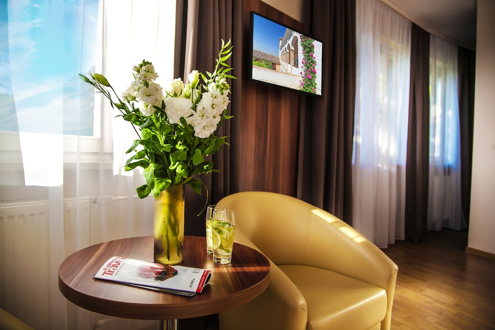 Deluxe Double Room, 1 Bedroom, Non Smoking, Kitchenette photo 3