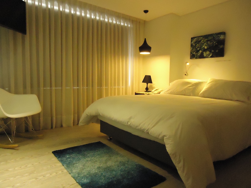 Suite (Single) photo 3