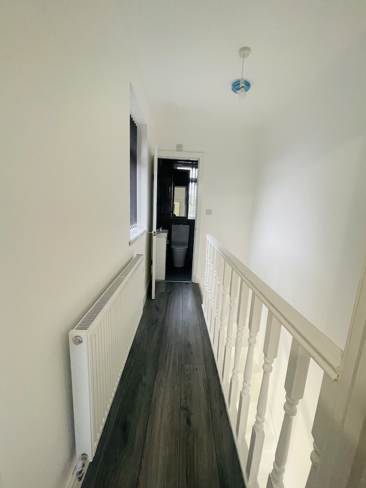 Suite, Ensuite photo 3