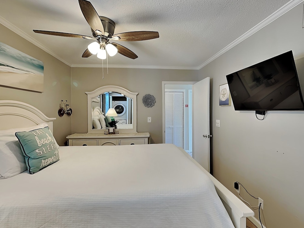 Condo, 1 Queen Bed With Sofa Bed, Balcony, Golf View (#1042 - Pet Friendly) photo 1