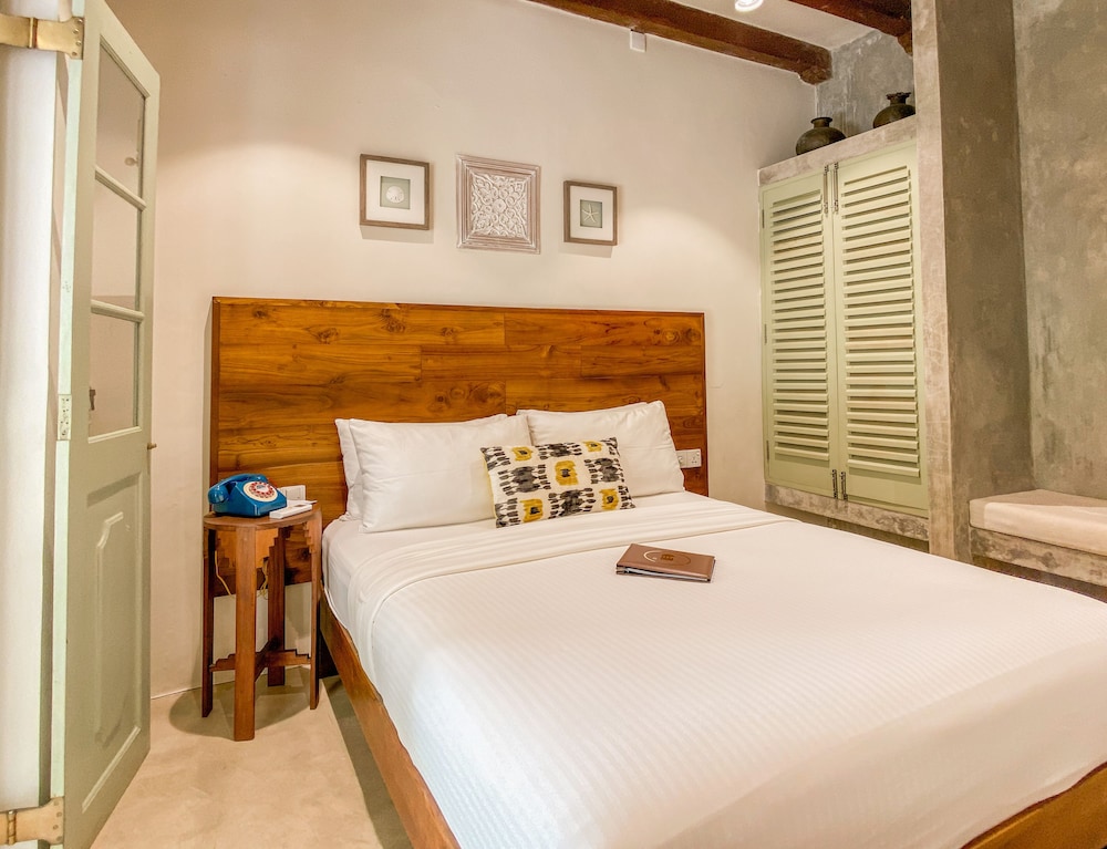 Standard Double Room, 1 Queen Bed, Courtyard Area