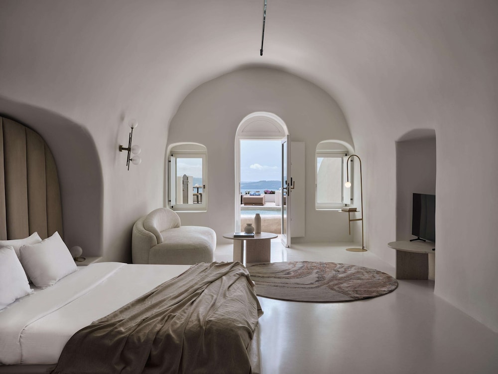 Executive Suite - Photo 1