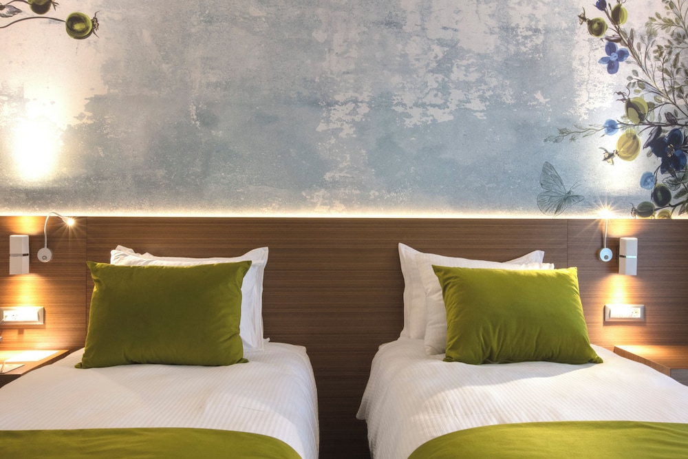 Deluxe Room, Multiple Beds