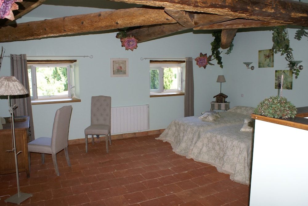 Superior Double or Twin Room, Ensuite, Pool View (Jade) photo 3