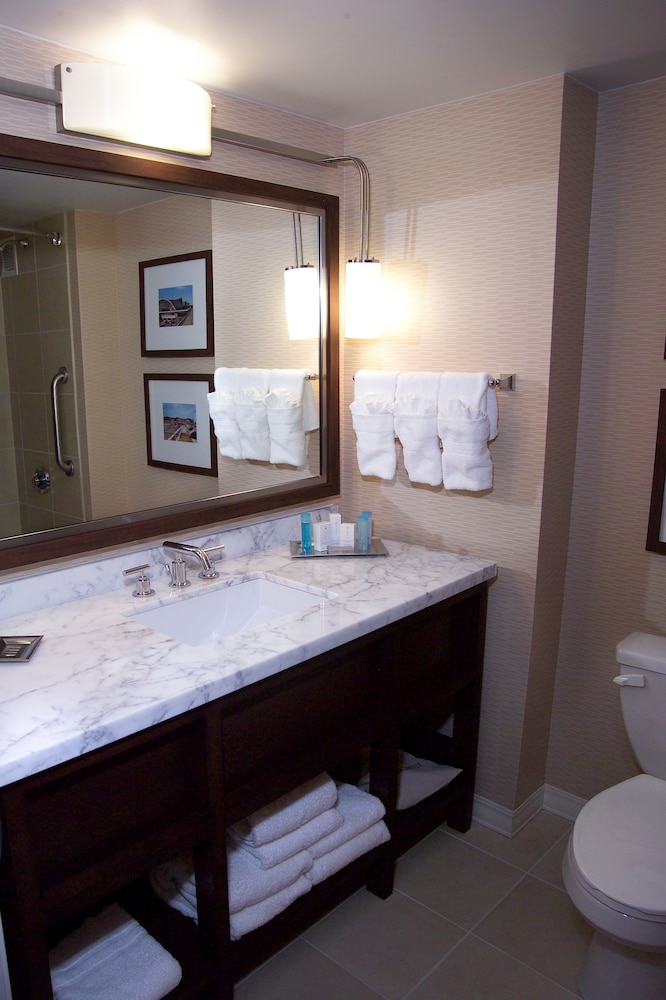 Standard Room, 2 Queen Beds - Photo 10