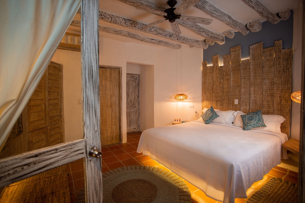 Deluxe Room, Partial Ocean View - Photo 1