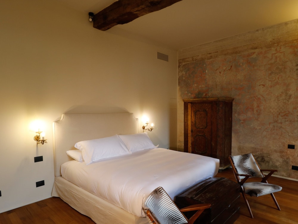 Double or Twin Room (La Scrustada)