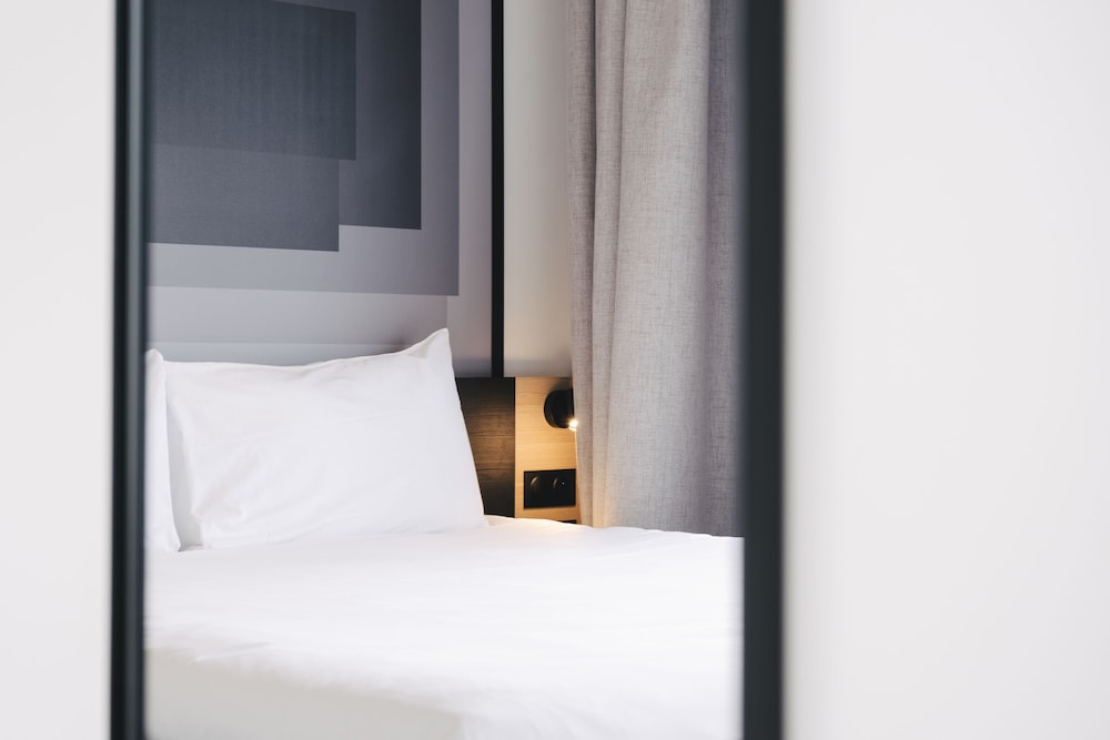 Standard Room, 1 Double Bed - Photo 16