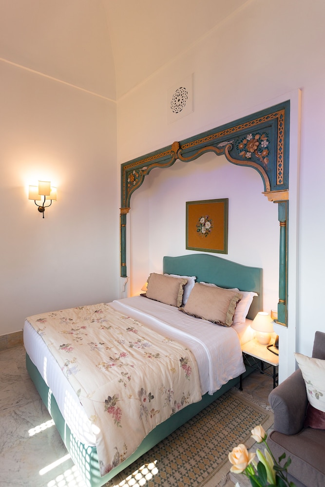 Room (Panorama) photo 2