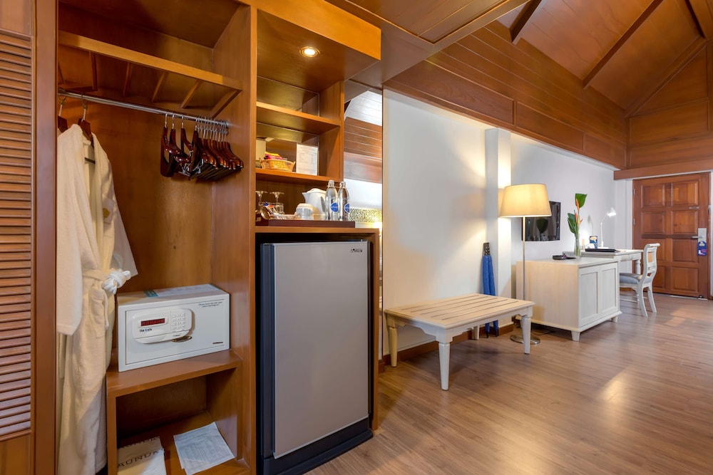 Deluxe Room, 2 Twin Beds, Non Smoking, Terrace - Photo 11