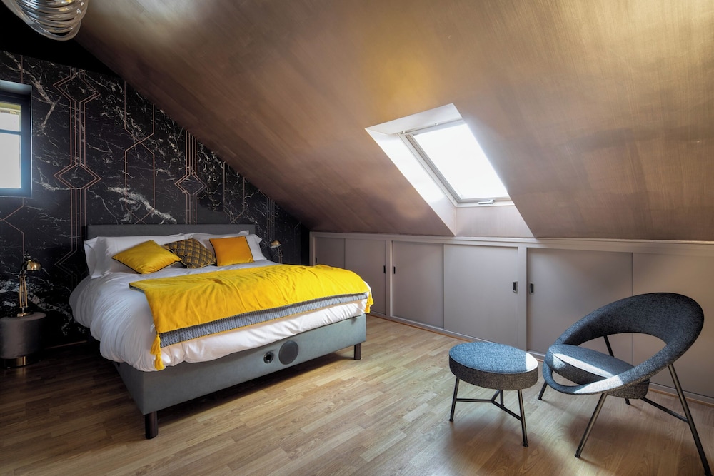Superior Double Room, City View