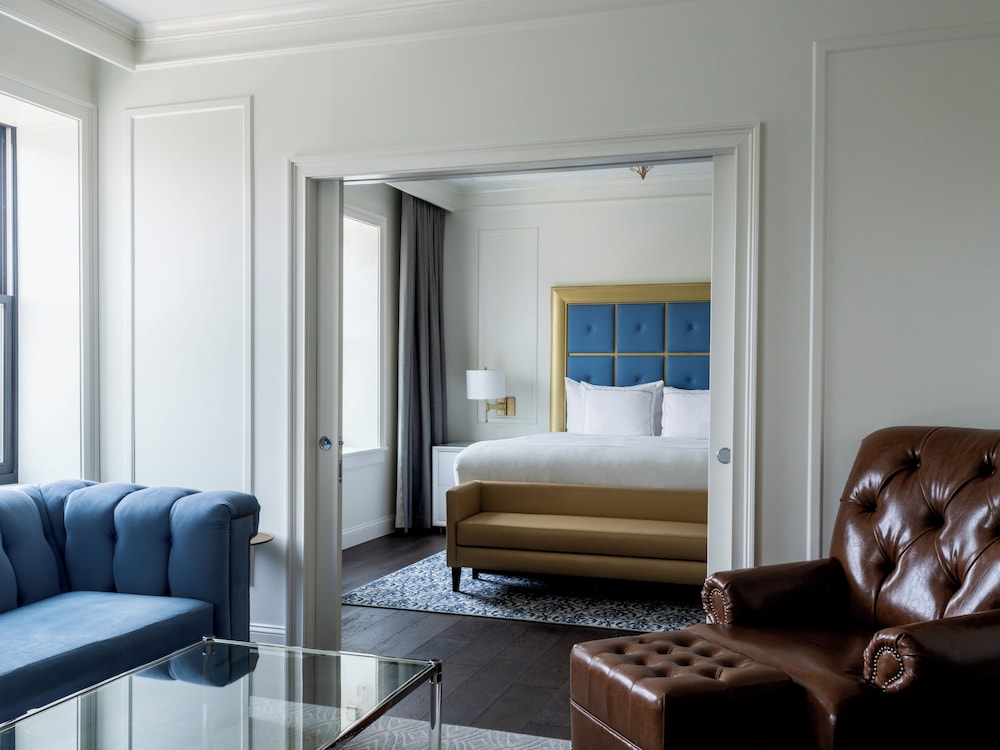 Room (The Jim Dandy)