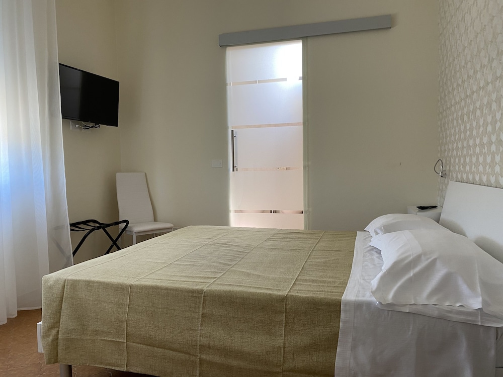 Standard Double Room, 1 Double Bed photo 3