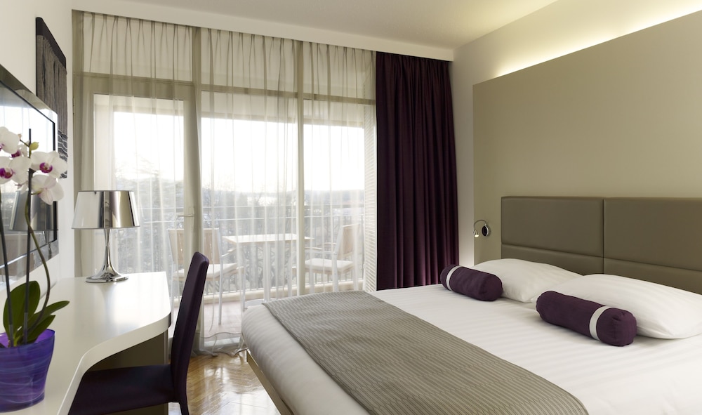 Double Or Twin Room (Sea Side)