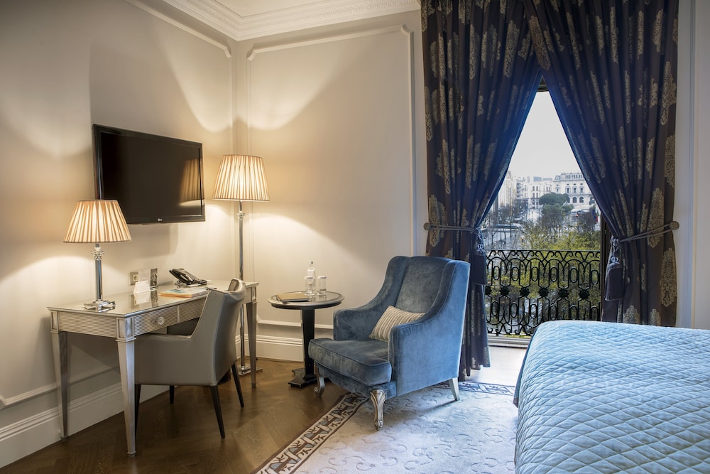 Premium Room, 1 King Bed - Photo 6