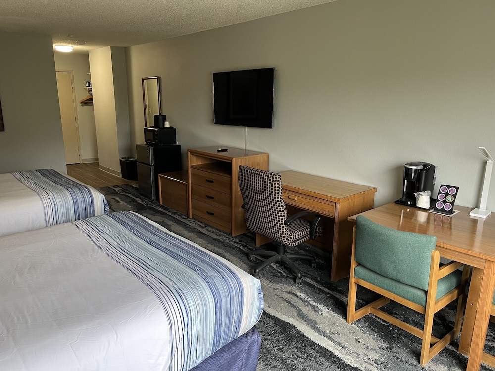 Room, 2 Queen Beds, Non Smoking photo 1