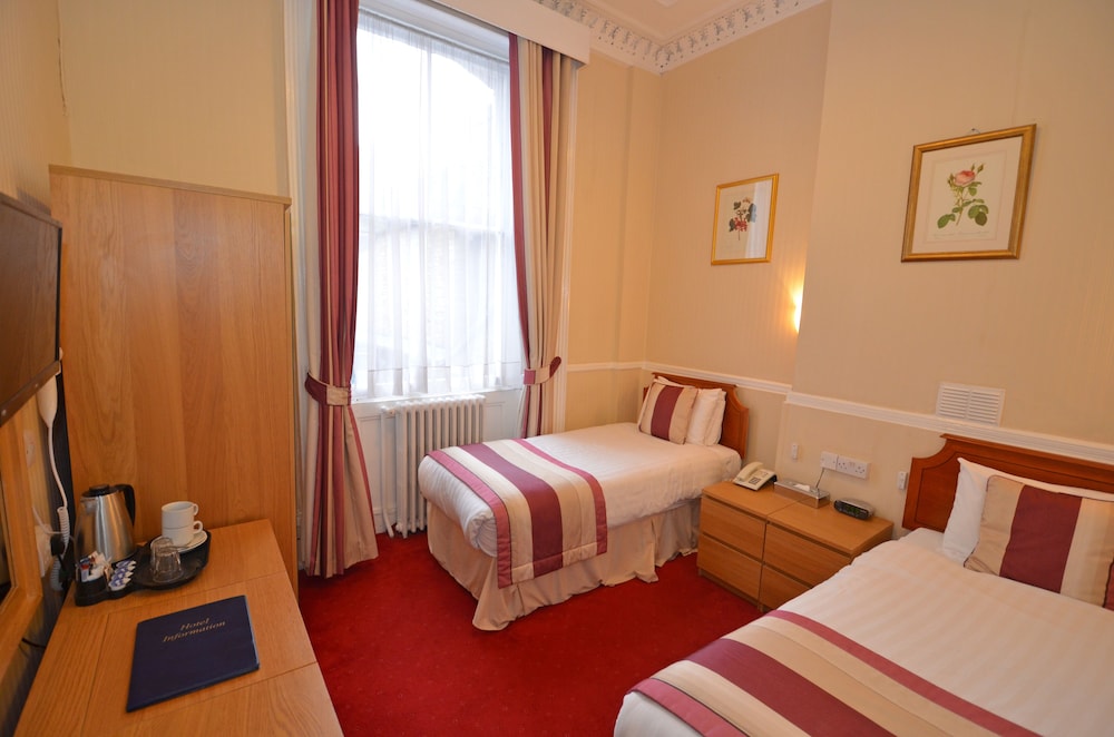 Twin Room, Ensuite photo 1