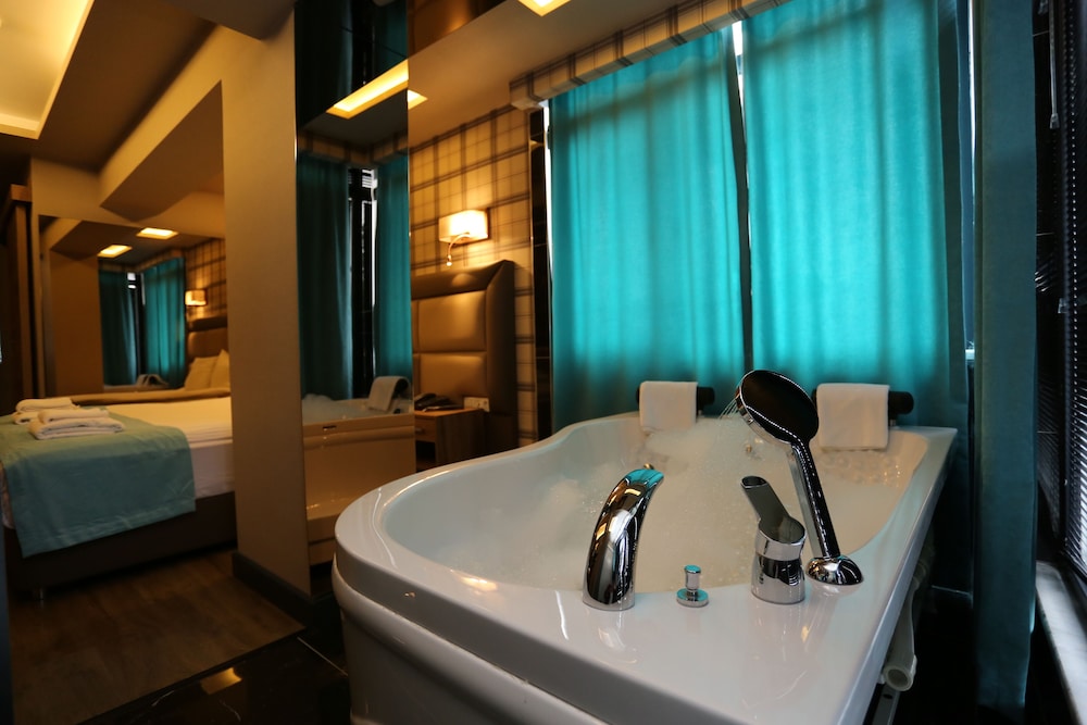 Elite Room