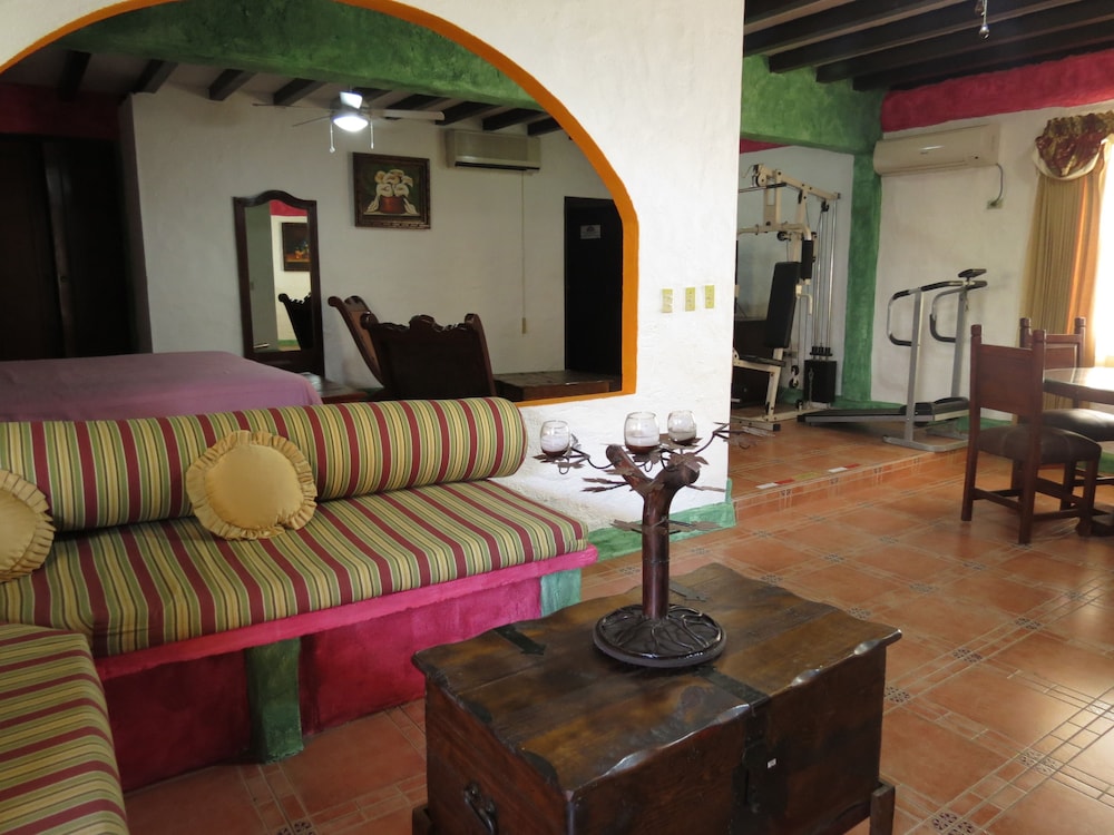 Luxury Suite, 1 King Bed photo 2