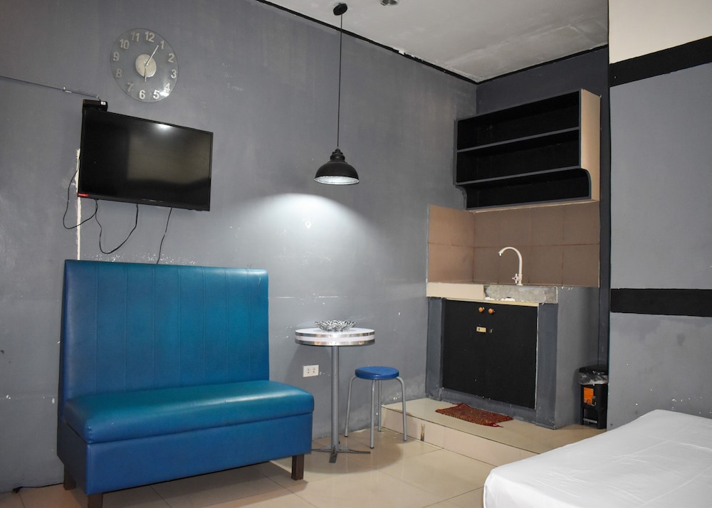 Family Room - Photo 8