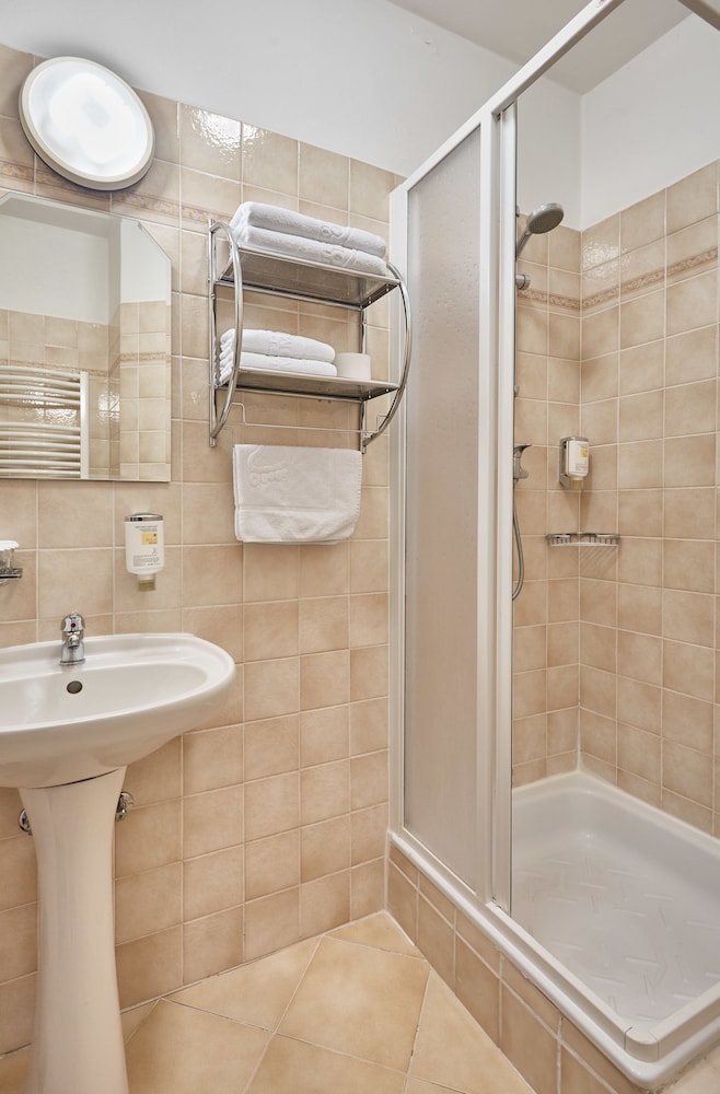 Deluxe Double Room, Balcony, City View - Photo 2