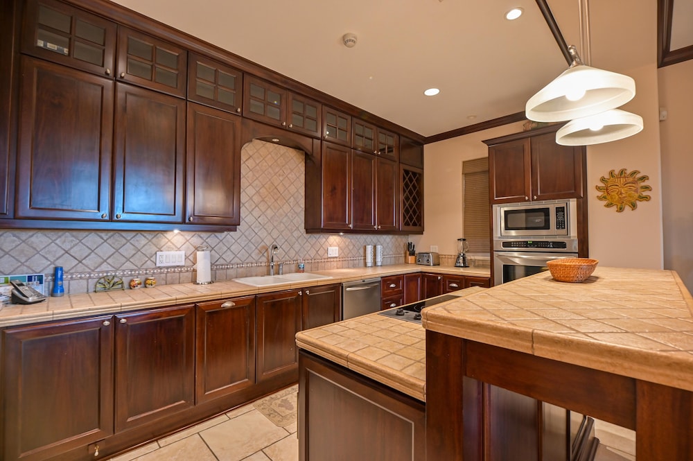 Luxury Condo, 1 Bedroom, Concierge Service, Garden View photo 3