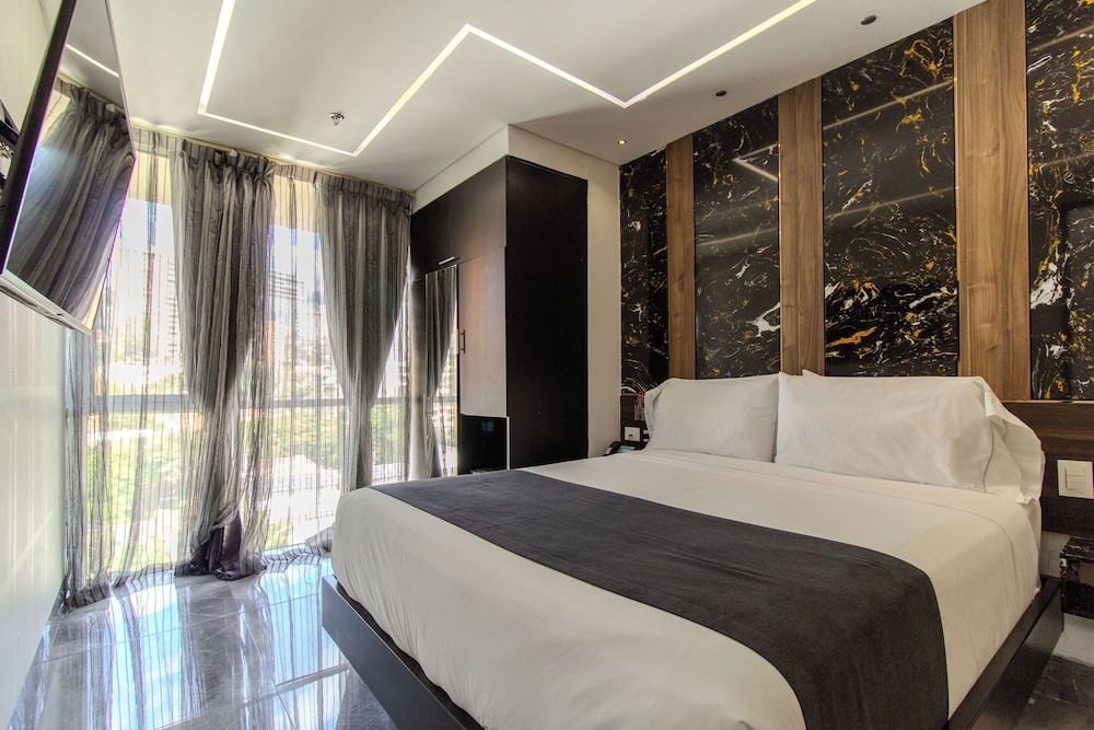 2-Bedroom apartment with hot tub on the balcony - Photo 4