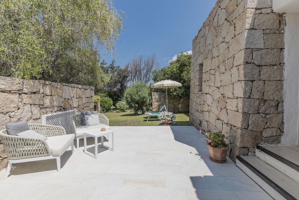 Junior Suite, Garden Area (for 3 people)