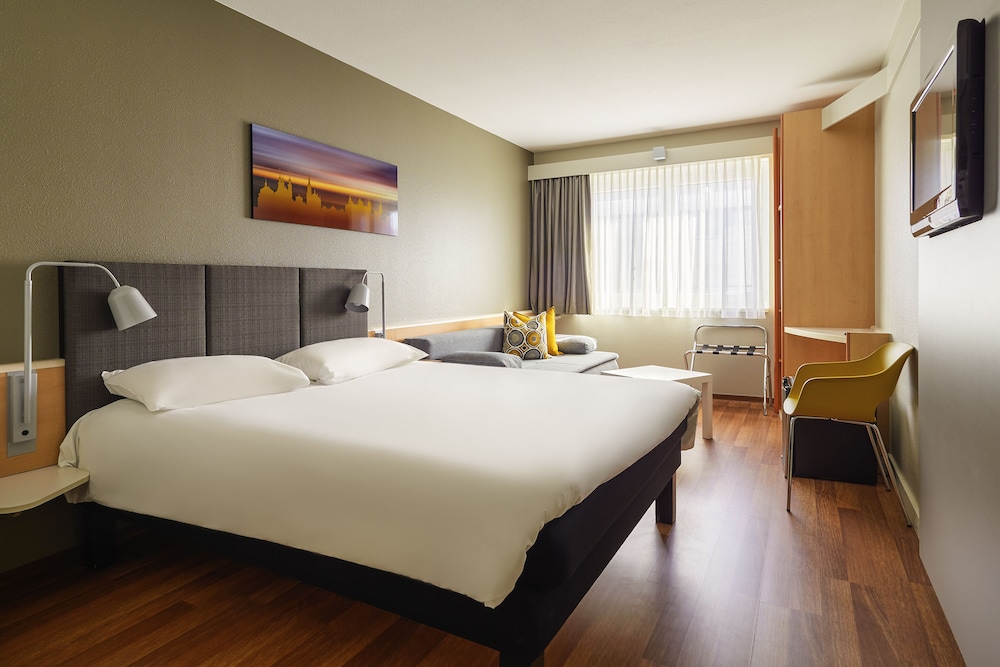 Standard Double Room, 1 Double Bed with Sofa bed - Photo 1