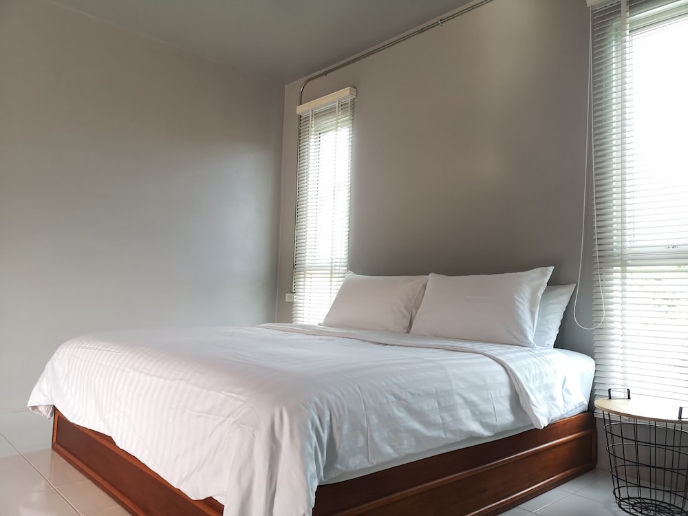 Superior Room, 1 King Bed photo 2