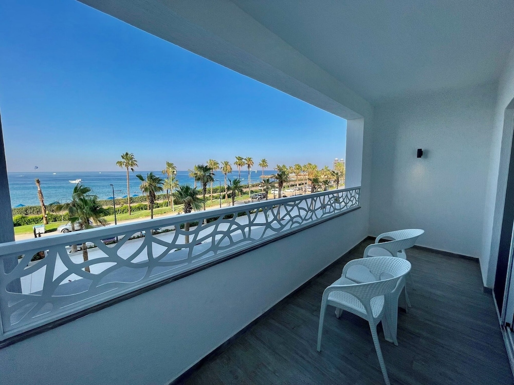 Deluxe Double Room, Sea View - Photo 4