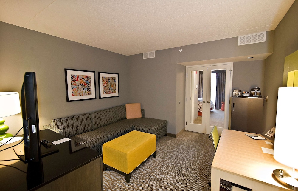 Suite, One King Bed, Non-Smoking