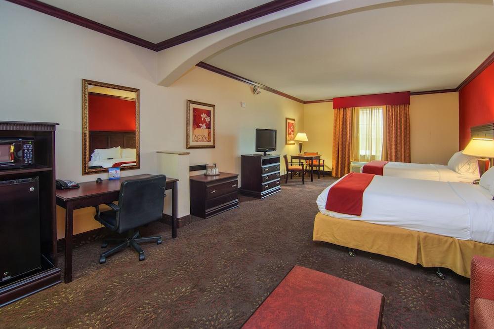 Suite, 2 Queen Beds (Extra Living Area) photo 1