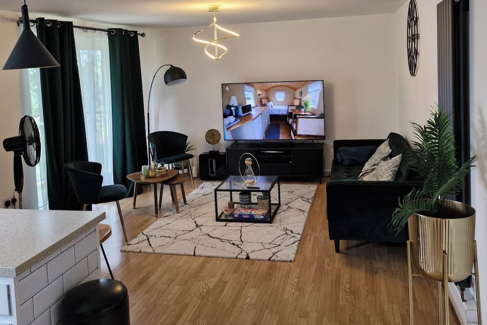 Apartment photo 1
