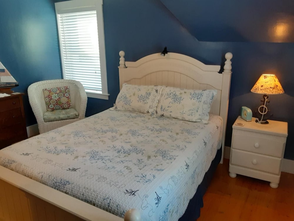 Double Room, 1 Queen Bed