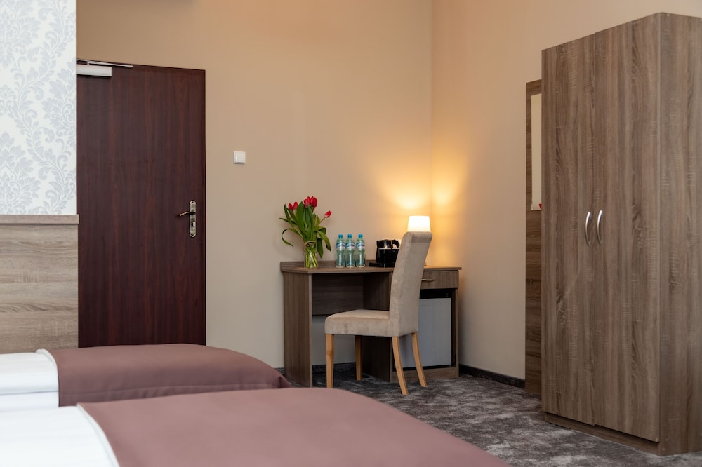 Standard Triple Room - Photo 13