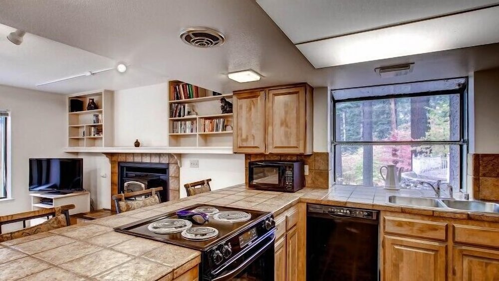 Cabin (Fiske Cabin) photo 3