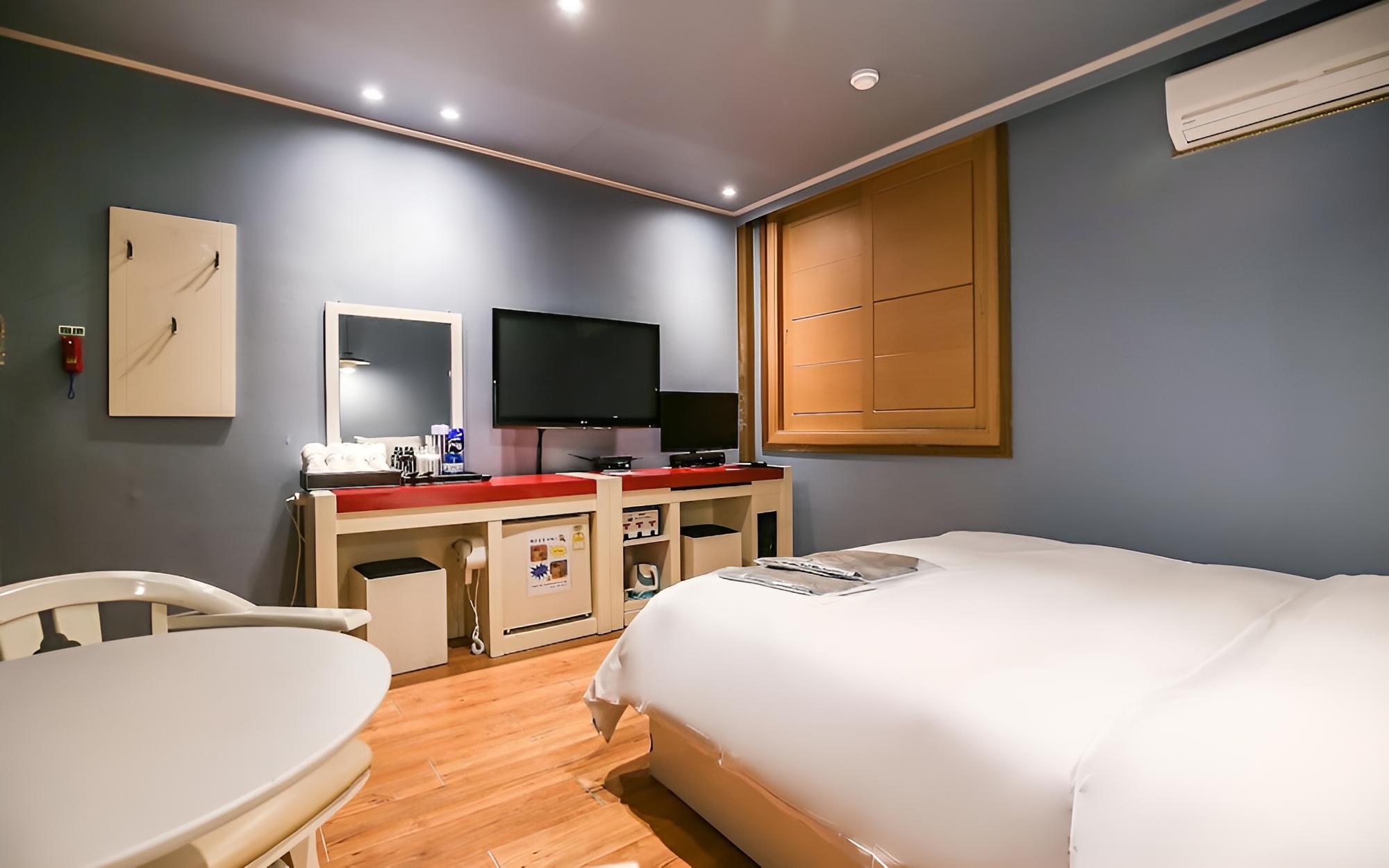 Room (Standard room (Netflix high-end pc ba) - Photo 3