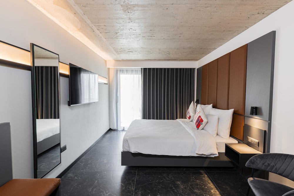Deluxe Double Room, Balcony, City View