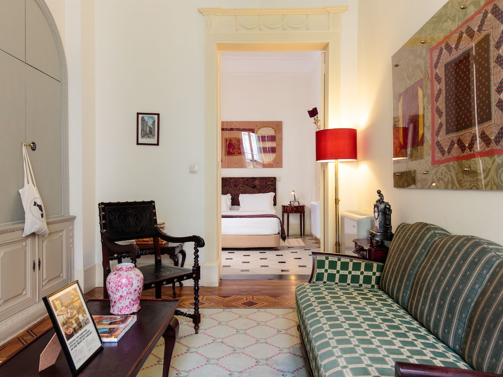Deluxe Studio Suite - Photo 3